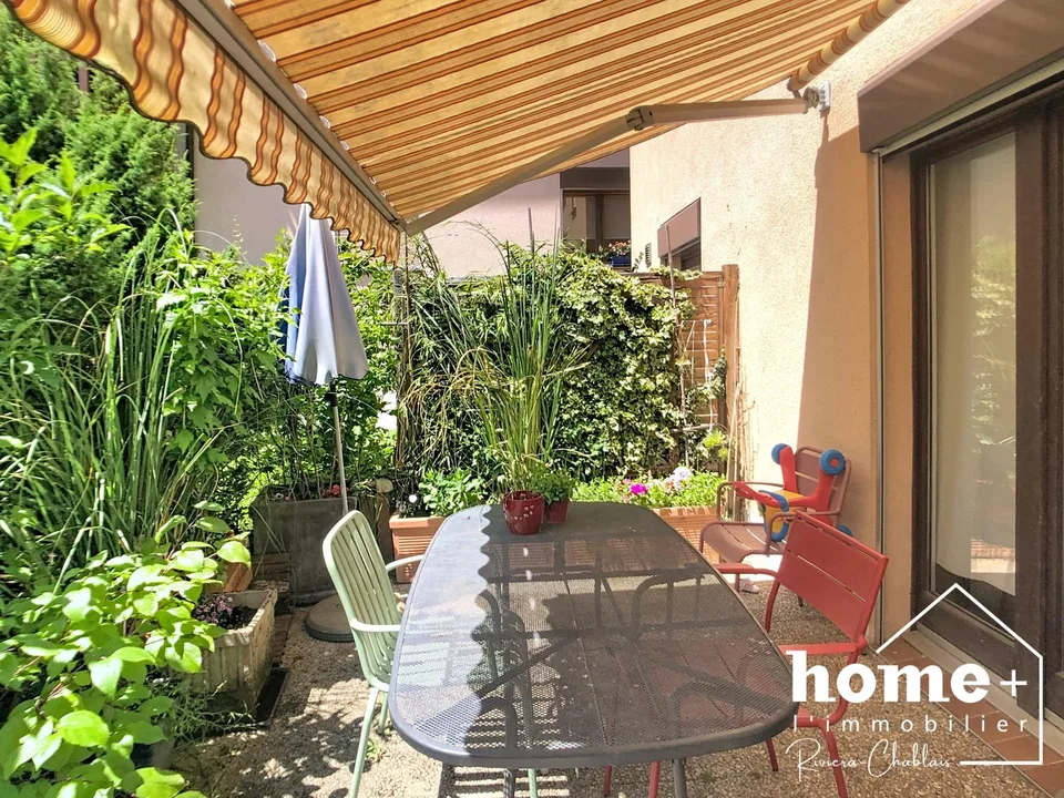 Appartamento di 2,5 locali al pianterreno con grande terrazza e orto
