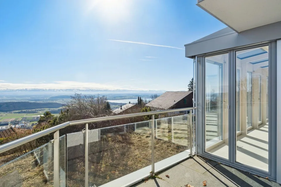 Maison individuelle 6,5 pièces avec vue panoramique sur les trois lacs