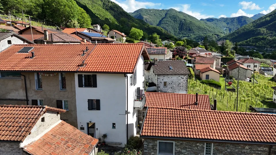 Incantevole Casa Nucleo a Mezzovico – foto 18 di 23