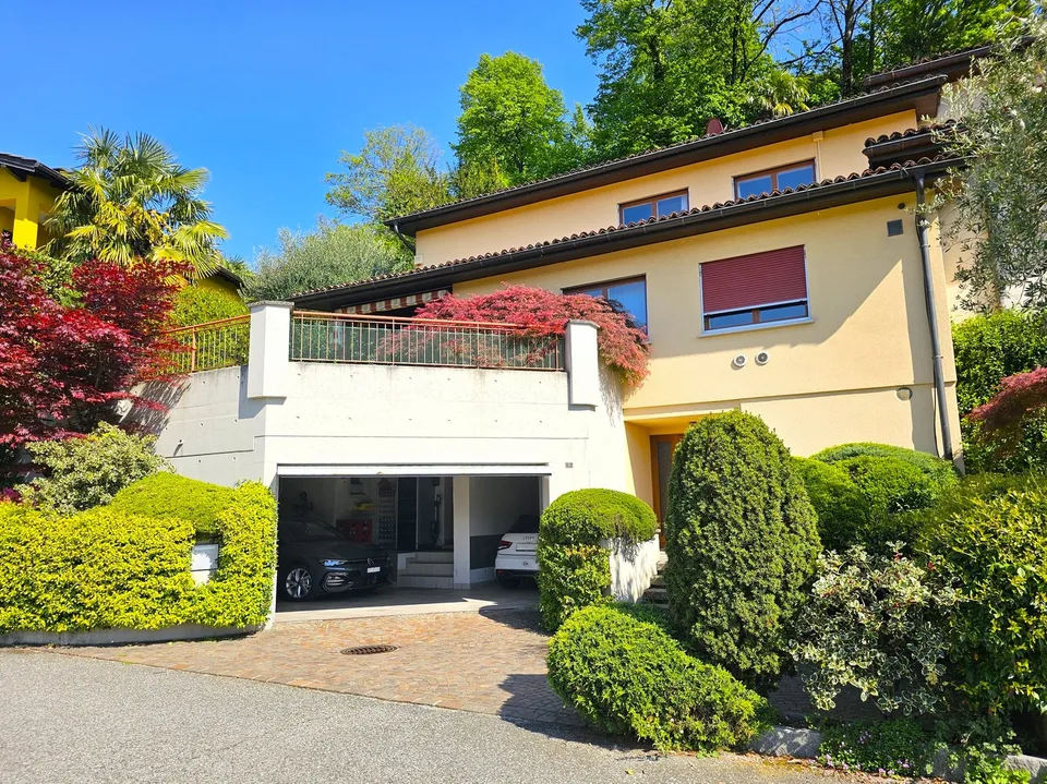 Mendrisio: Deliziosa casa unifamiliare contigua con splendido giardino e vista panoramica