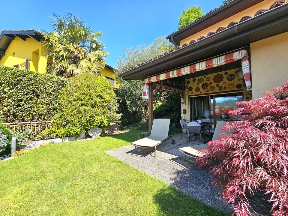 Mendrisio: Délicieuse maison unifamiliale contiguë avec splendide jardin et vue panoramique