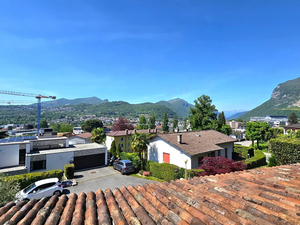Mendrisio: Délicieuse maison unifamiliale contiguë avec splendide jardin et vue panoramique