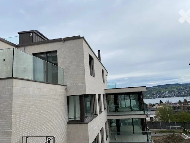 4,5 Zimmer Maisonette - Attikawohnung in Thalwil mit 180° Seesicht und hohem Eigentumsstandard