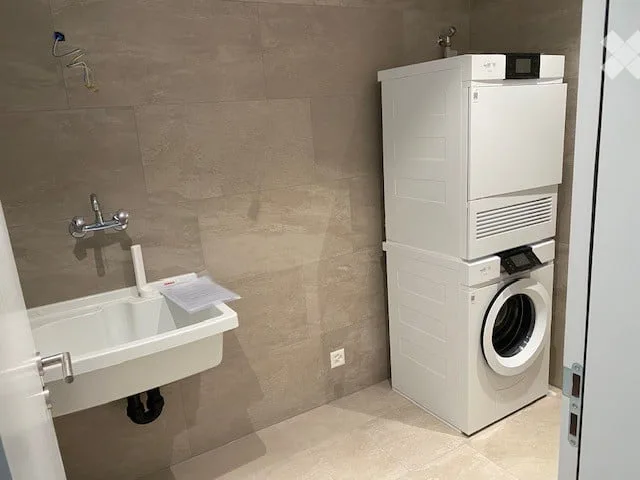 4,5 Zimmer Maisonette - Attikawohnung in Thalwil mit 180° Seesicht und hohem Eigentumsstandard