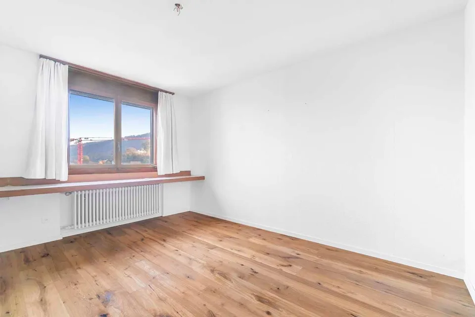 Grosszügiges Architektenhaus mit Einliegerwohnung und Ausnützungsreserve – Foto 7 von 9