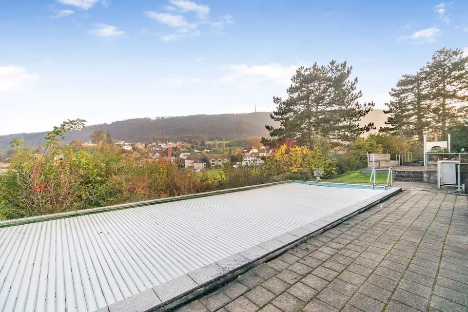 Grosszügiges Architektenhaus mit Einliegerwohnung und Ausnützungsreserve – Foto 9 von 9