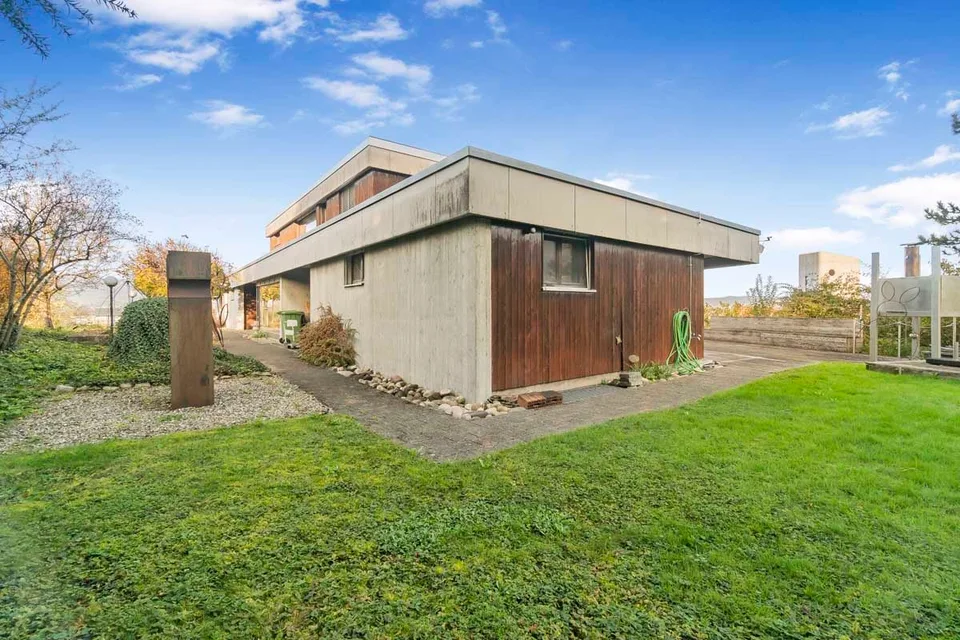 Grosszügiges Architektenhaus mit Einliegerwohnung und Ausnützungsreserve – Foto 8 von 9