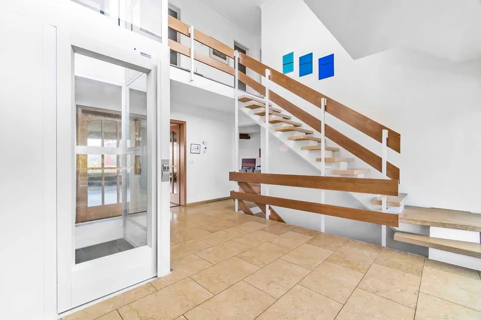 Grosszügiges Architektenhaus mit Einliegerwohnung und Ausnützungsreserve – Foto 6 von 9
