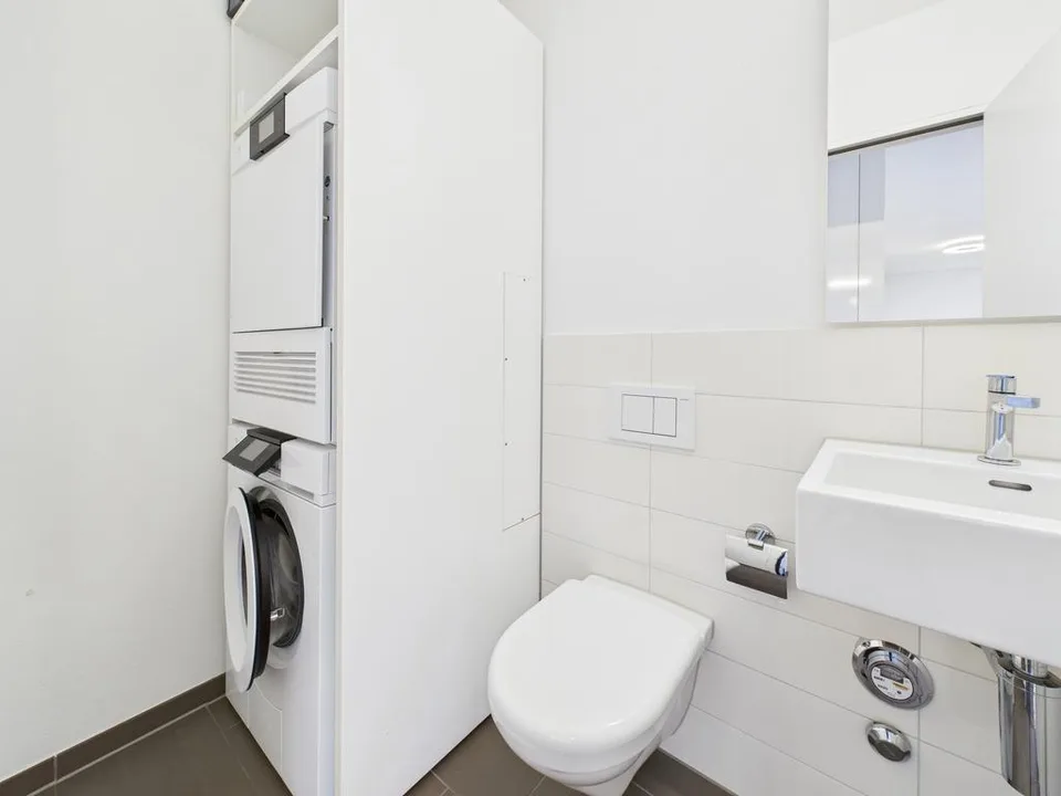 Appartamento mansardato moderno di 3,5 locali a Stampfenbachplatz