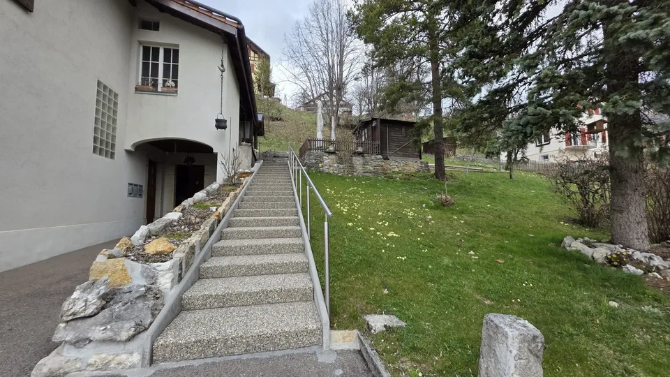 APPARTEMENT AVEC TERRASSE PRIVATIVE ET GARAGE