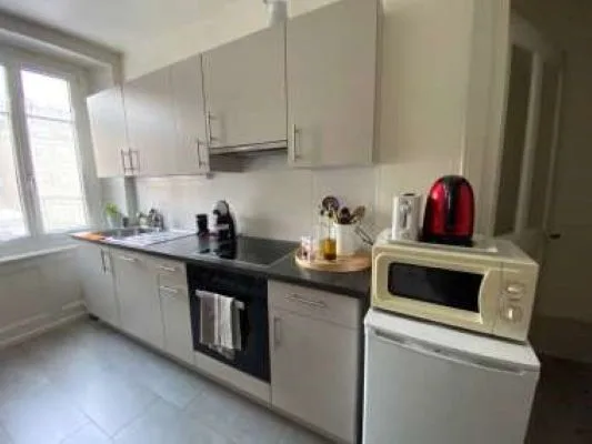 APPARTEMENT DE 3 PIECES REZ DE CHAUSSEE
