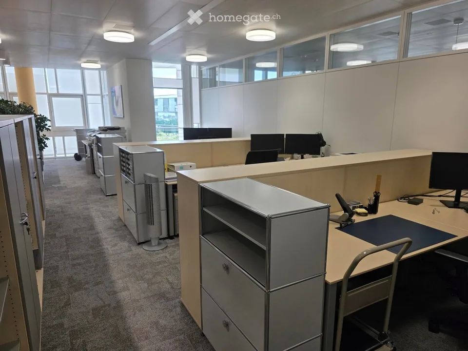 Modernes Büro - mit der Übernahme des gesamten Mobiliars und Einrichtungen inkl. IT