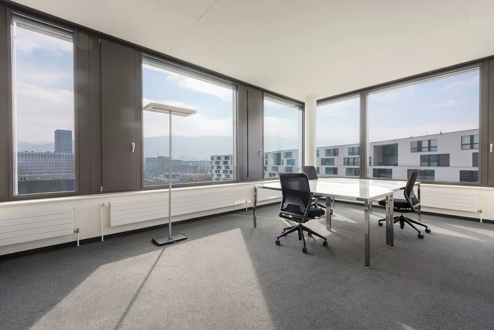 Helles und modern ausgebautes Büro zu vermieten (inkl. Reinigung, Strom und NK)