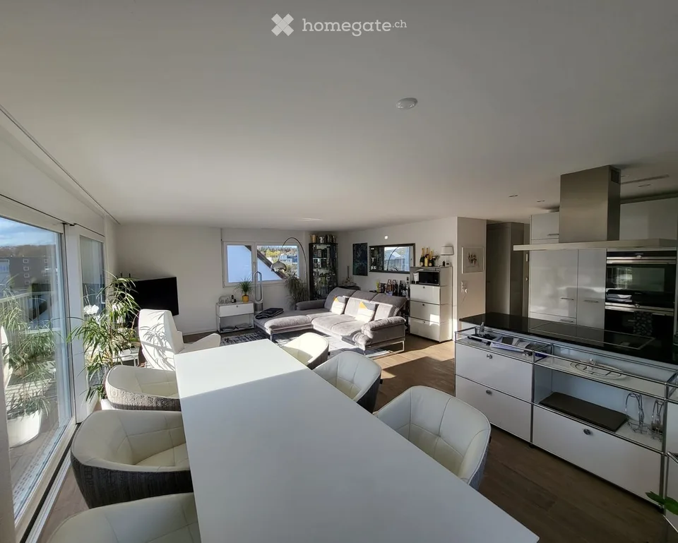 Appartement attique exclusif 4.5 pièces avec vue sur le château de Lenzburg