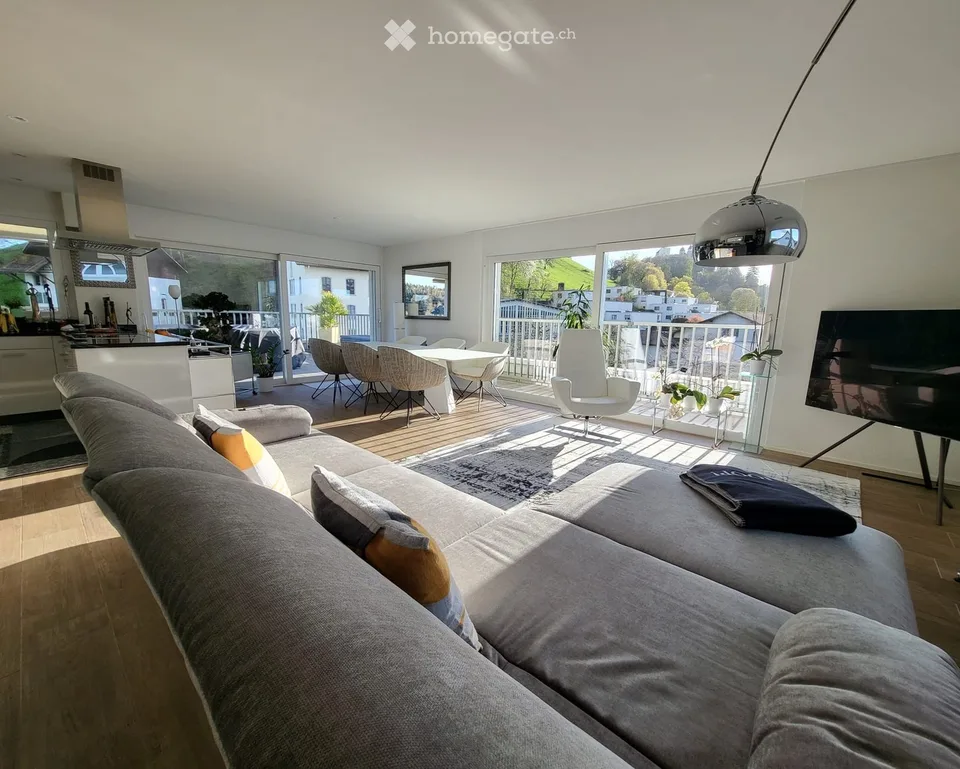 Appartement attique exclusif 4.5 pièces avec vue sur le château de Lenzburg