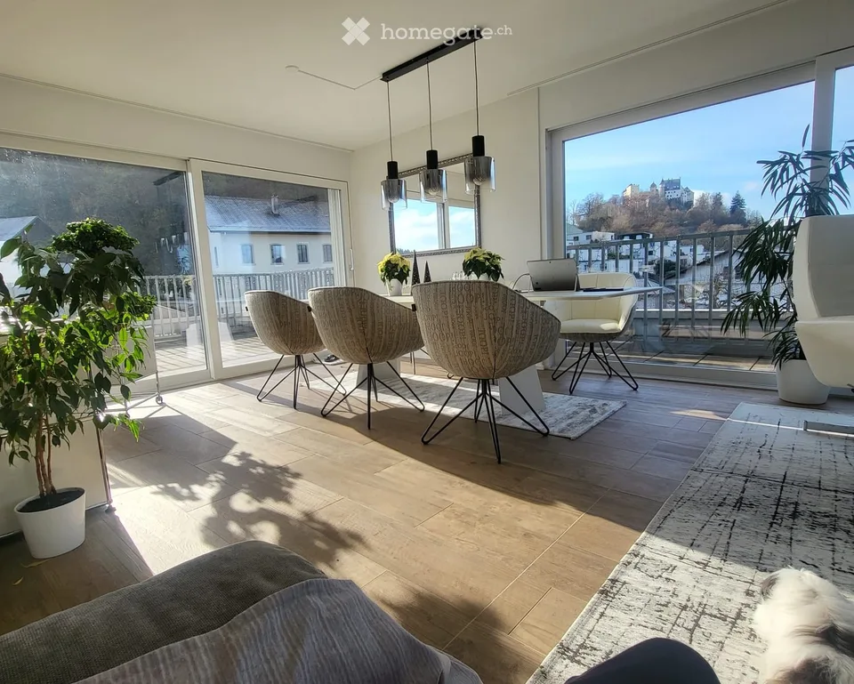 Appartement attique exclusif 4.5 pièces avec vue sur le château de Lenzburg