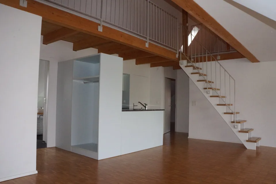 Appartamento mansardato charmante con galleria nel centro del villaggio