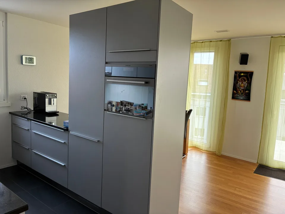 3½ ZIMMER-DACHWOHNUNG IN KERZERS (FR), MÖBLIERT, TEMPORÄR