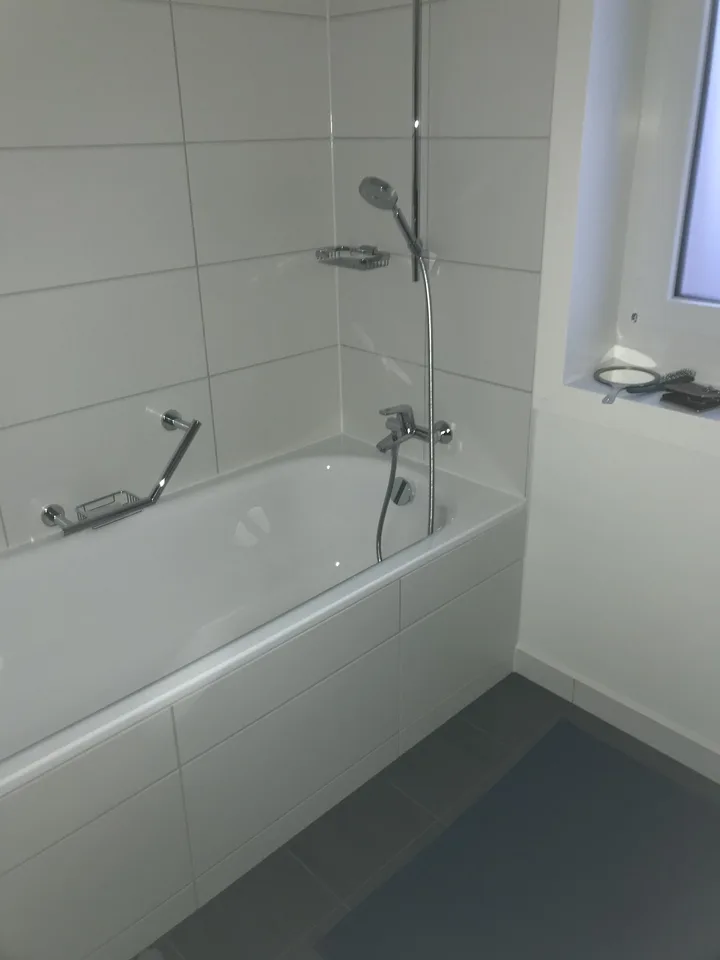 3½ ZIMMER-DACHWOHNUNG IN KERZERS (FR), MÖBLIERT, TEMPORÄR
