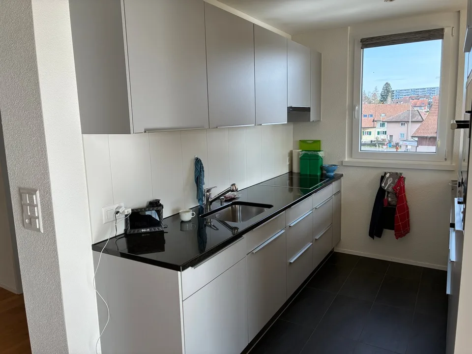 3½ ZIMMER-DACHWOHNUNG IN KERZERS (FR), MÖBLIERT, TEMPORÄR