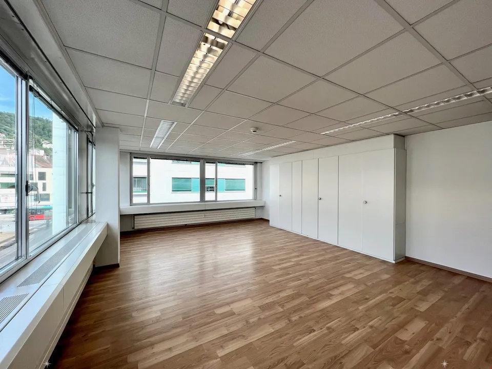 *GELEGENHEIT* diverse neu sanierte Büroräume von 14 - 40m2