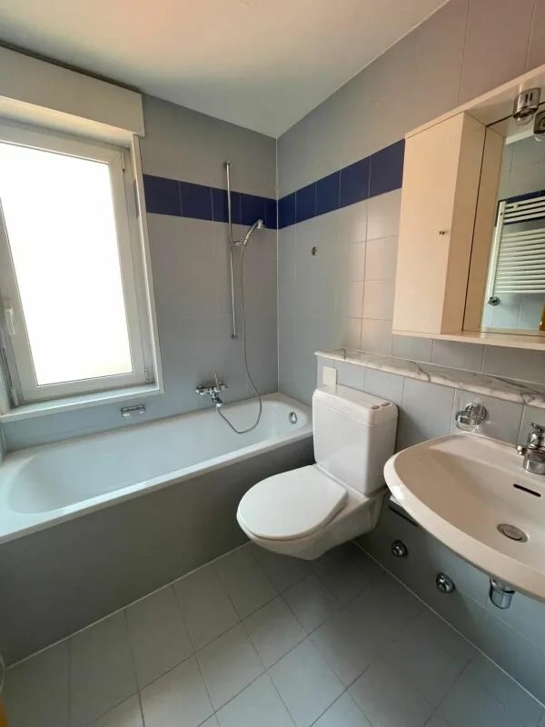 2,5 locaux avec balcon