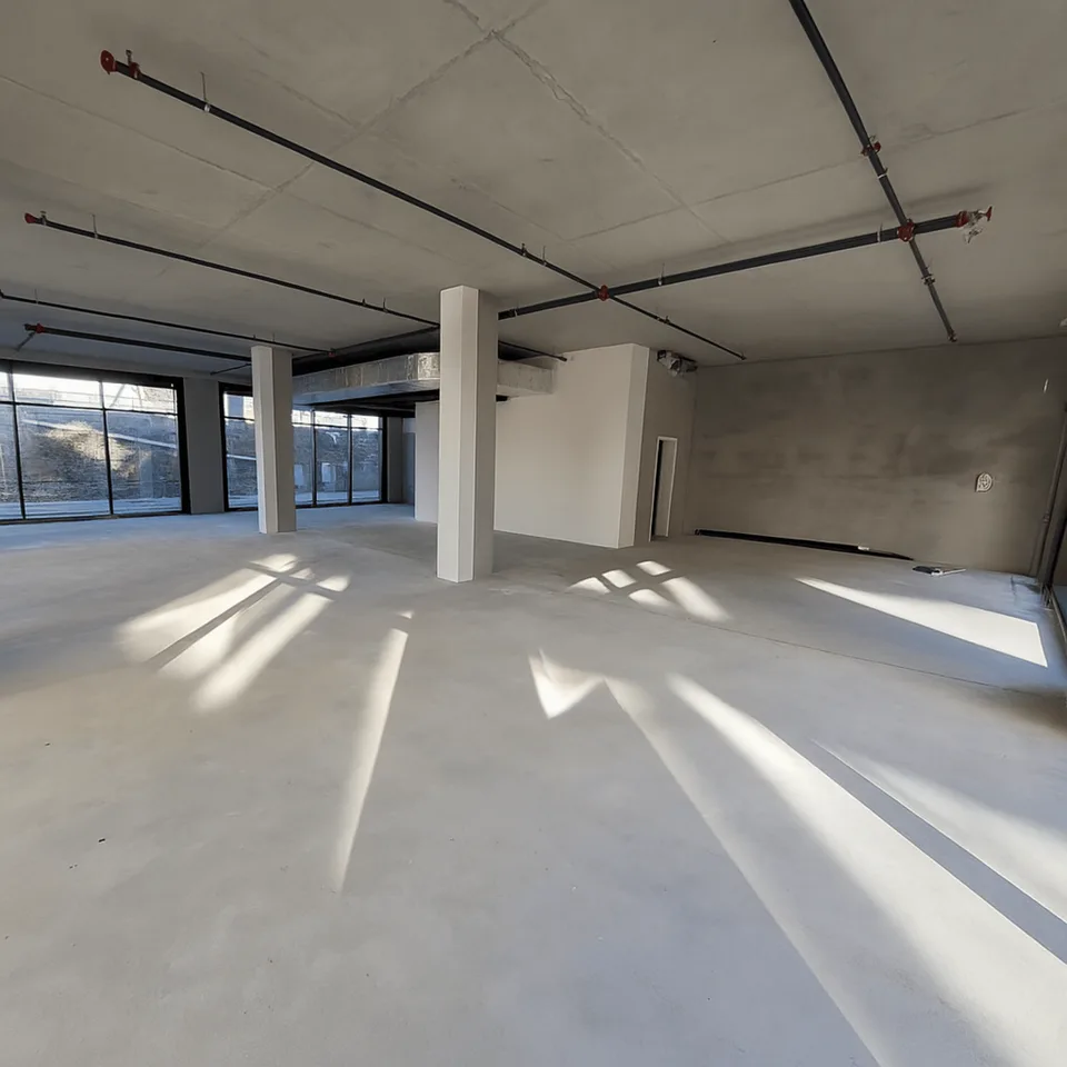 Semi-fitted area of approx. 196 m2