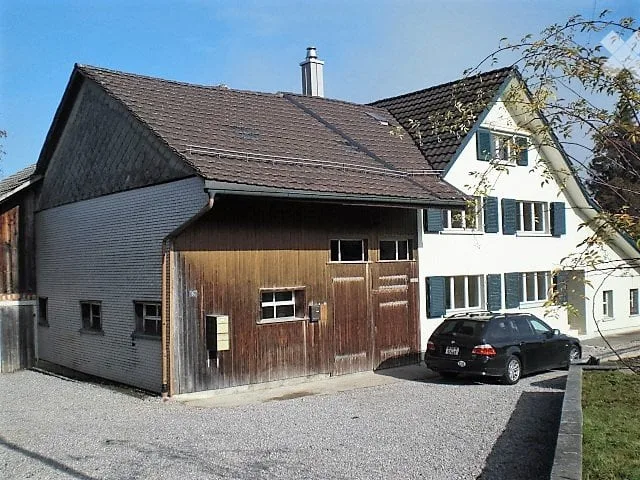 Farmhouse, horse stable, barn with 4000m2 land
