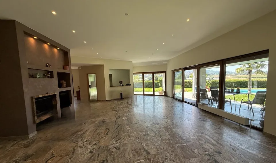 Villa di lusso a Vessy con vista campagna e piscina