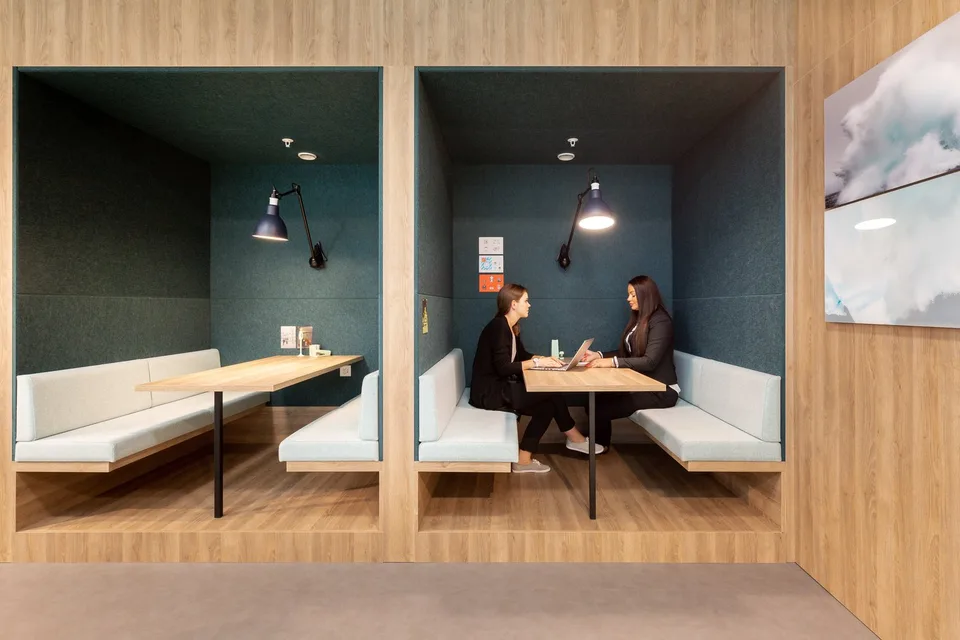 Eigener Schreibtisch in Spaces Ambassador House