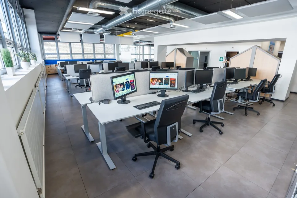 Bureau prêt à l'emploi – Tarif tout compris (charges + nettoyage + accès + etc)