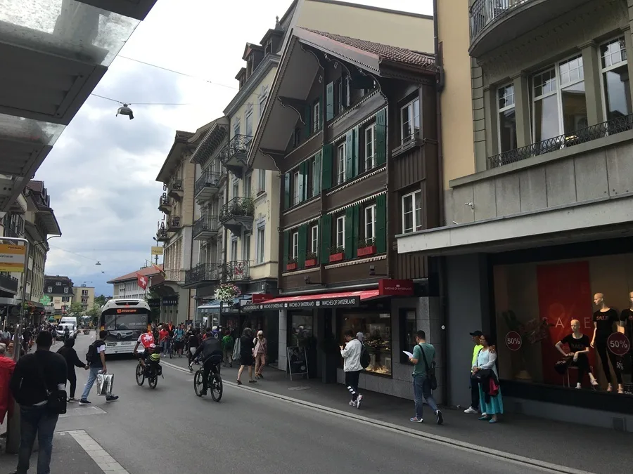 Attraktives Ladenlokal auf zwei Etagen (EG & OG) am Höheweg