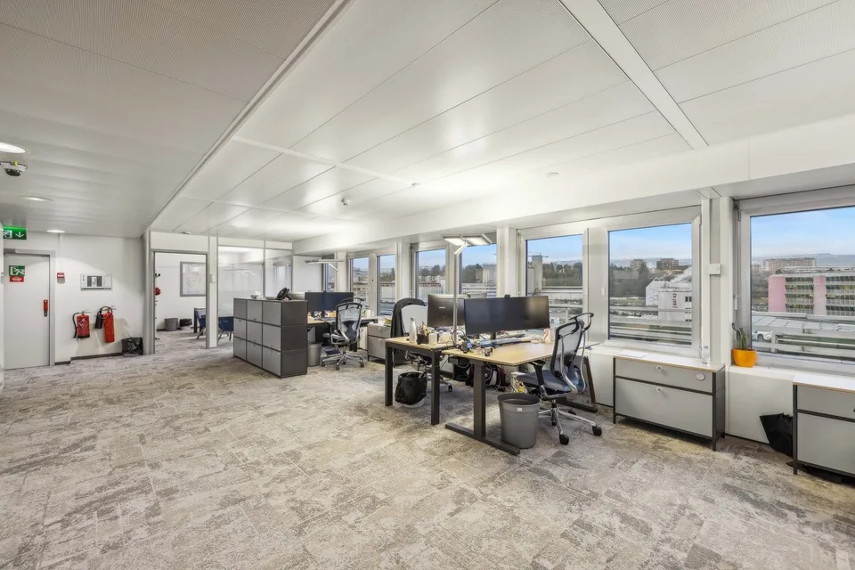 BÜROS PLUG & WORK 757 m² | Quartier Pont Rouge