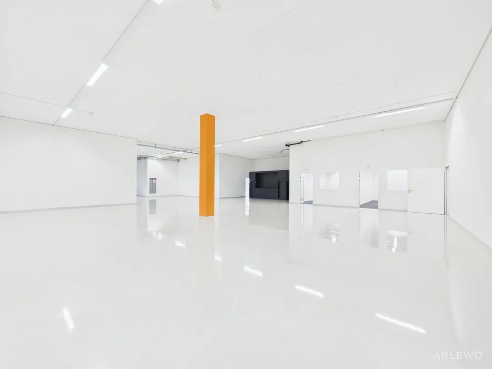 Intero edificio commerciale/uffici per un solo inquilino – foto 9 di 14