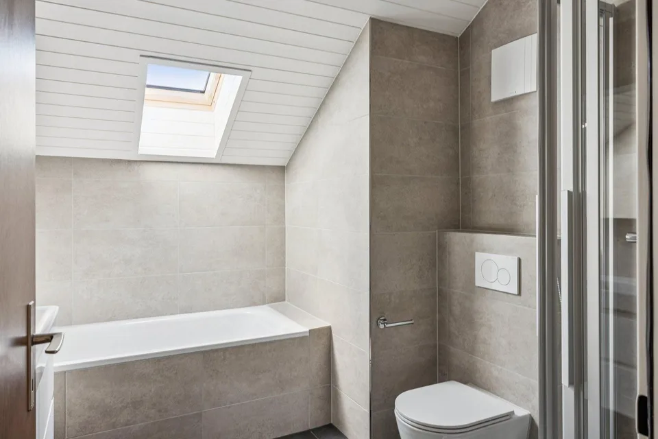 Appartement de 4,5 pièces modernisé dans un endroit calme et proche de la nature