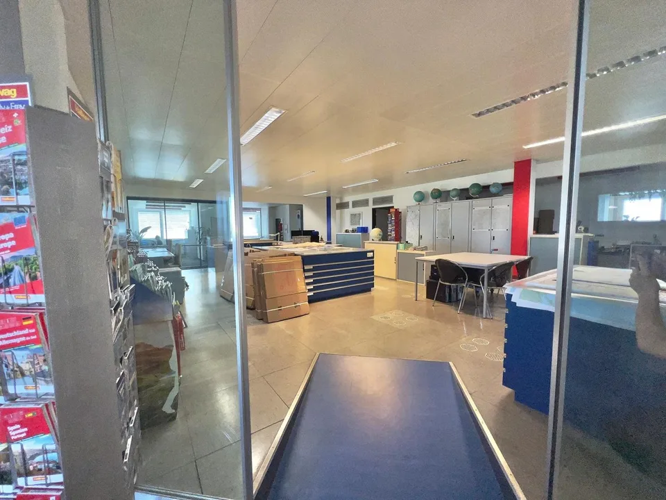 Spazi di ufficio moderni con vista panoramica + pubblicità illuminata sull'A1 – La vostra azienda visibile ogni giorno! – foto 11 di 23
