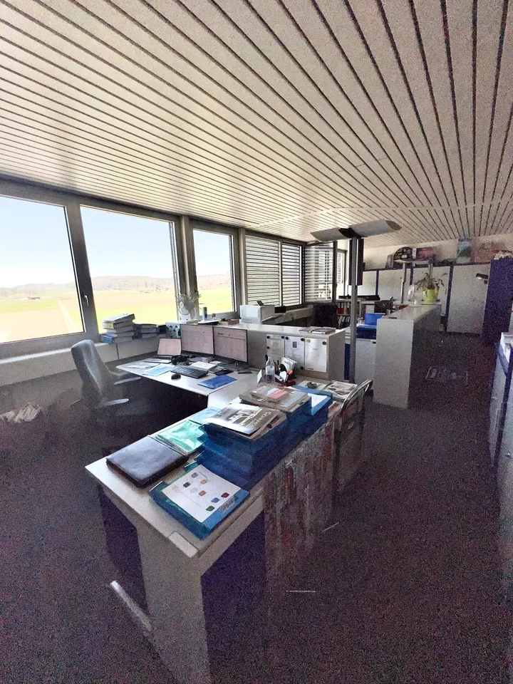 Spazi di ufficio moderni con vista panoramica + pubblicità illuminata sull'A1 – La vostra azienda visibile ogni giorno! – foto 14 di 23