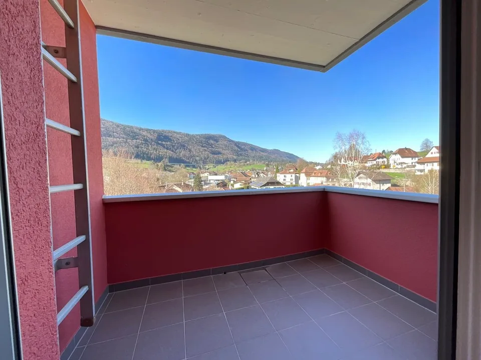 Luminoso appartamento di 3,5 locali con balcone