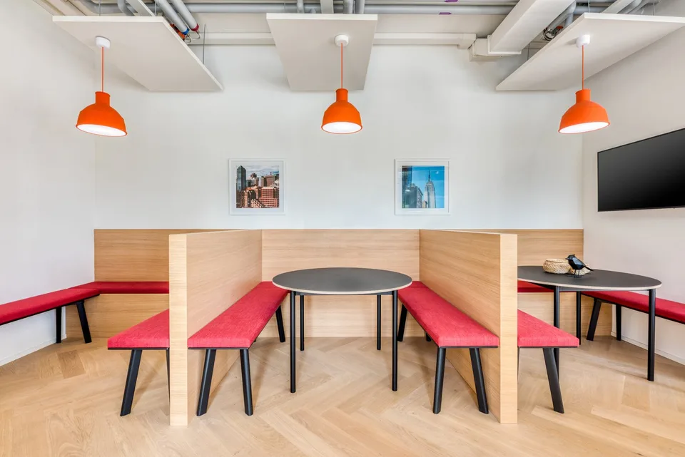 Büro für 15 Personen bei Regus Airport