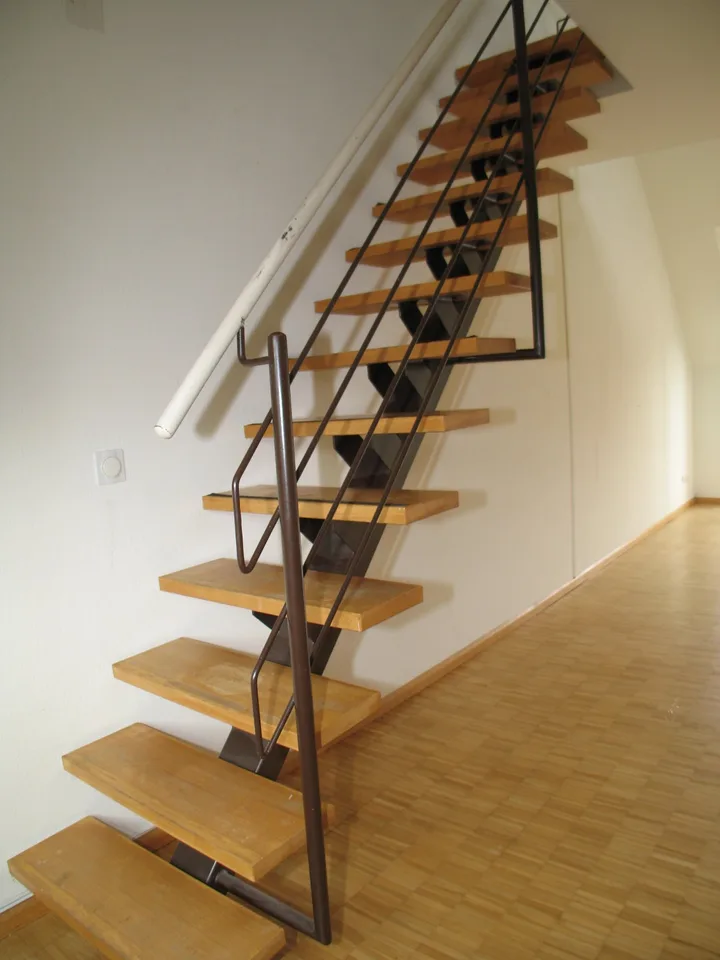 Charmante 3-Zimmer-Dachwohnung mit Galerie im Zentrum von Riehen – Foto 8 von 12