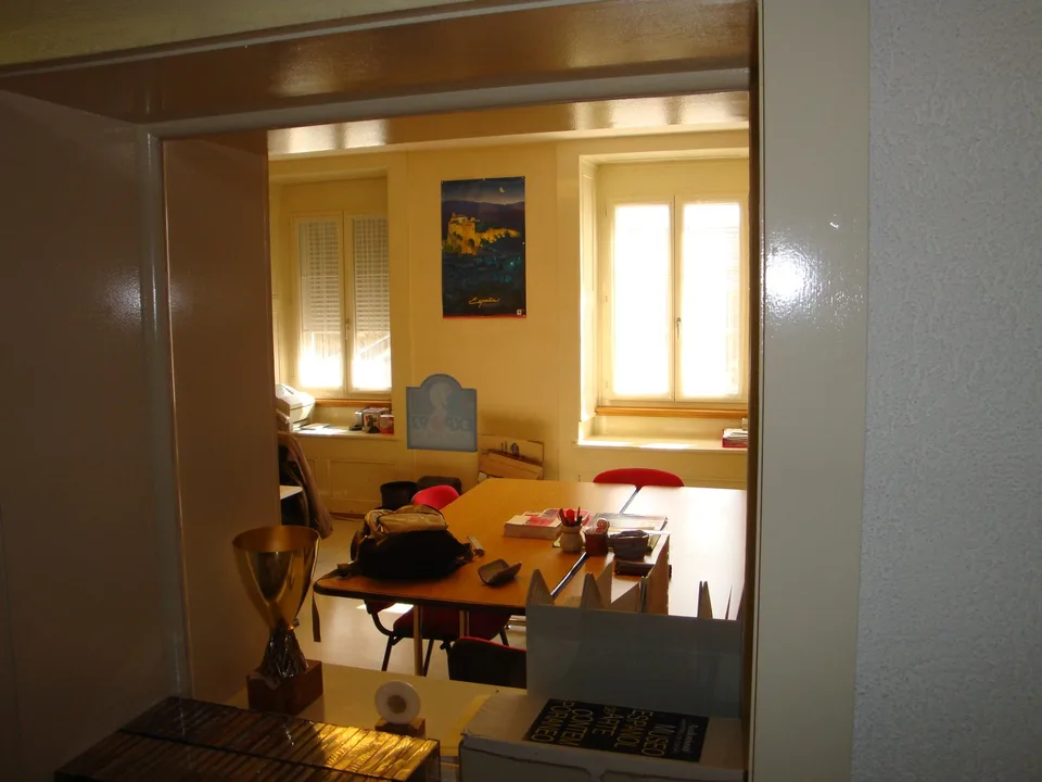 Rue de la Serre 3, Neuchâtel  - Local commercial de 3 pièces au rez-de-chaussée