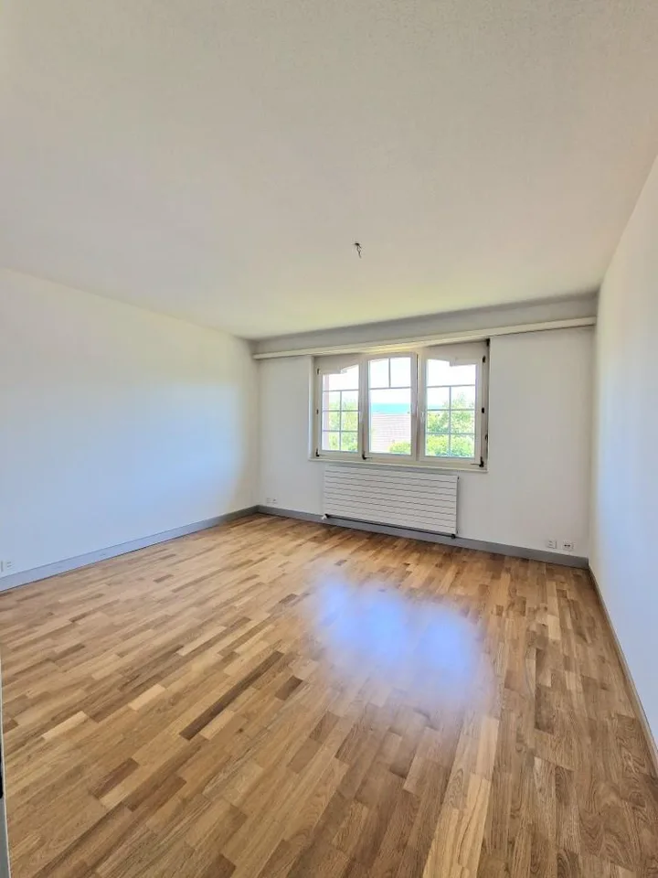 Schöne, helle Wohnung mit zwei Balkonen in ruhiger Umgebung