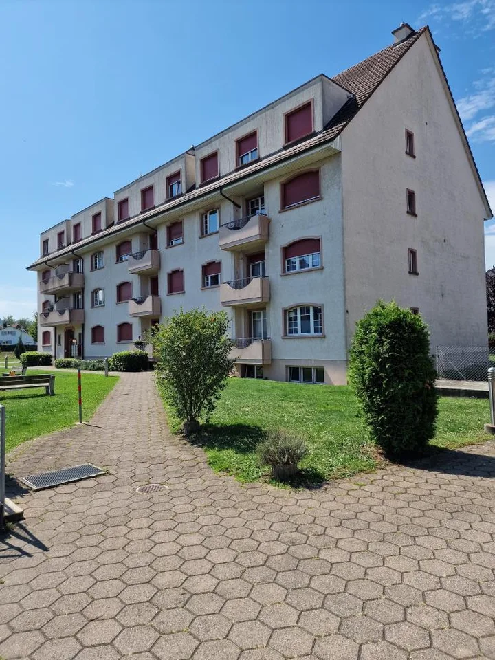 Schöne, helle Wohnung mit zwei Balkonen in ruhiger Umgebung
