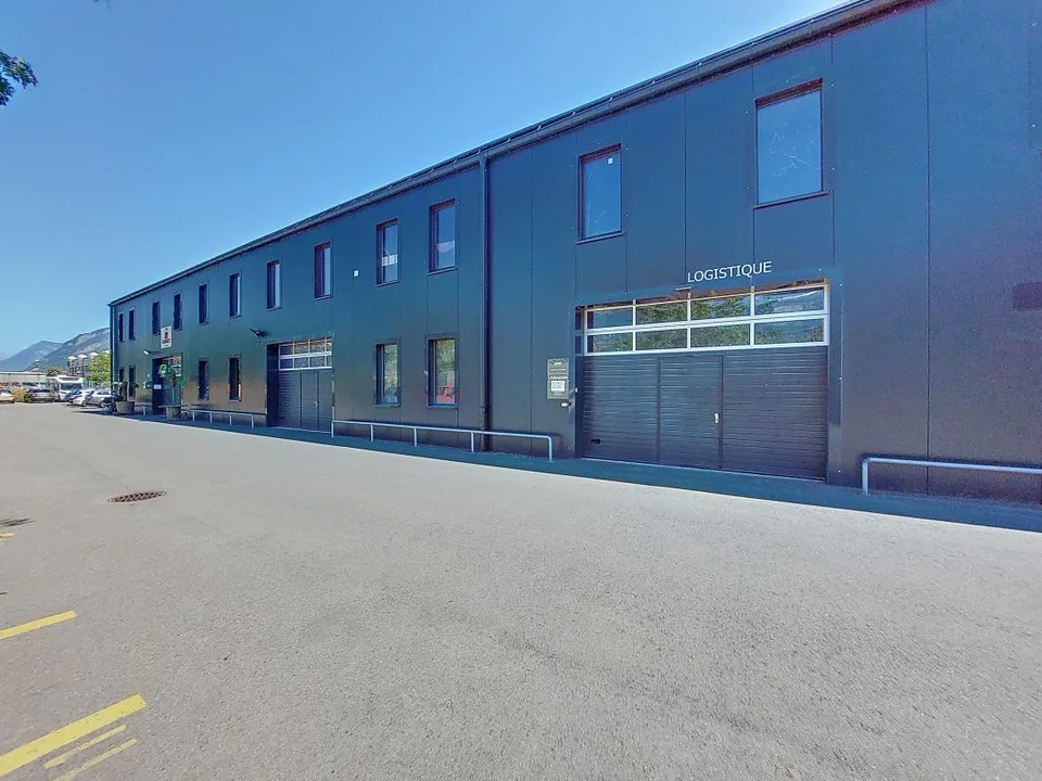 Sion, 2 Gewerberäume à 297,60 m2 in einem vollständig renovierten Industriegebäude zu vermieten