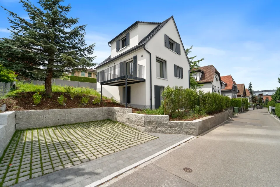 Casa unifamiliare esclusiva con charme e giardino a Rüschlikon