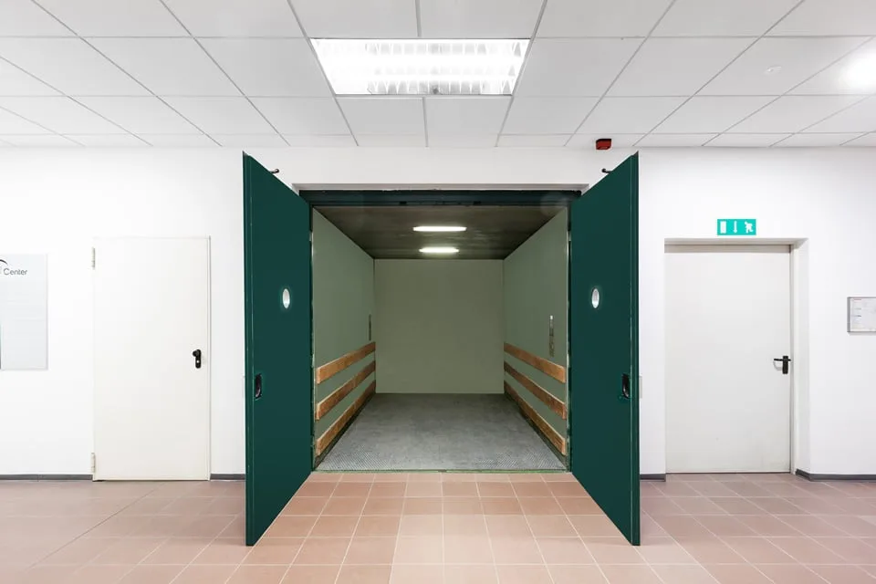 LUGANO NORD - AFFITTASI MAGAZZINO DI 42 MQ (rif. D22)