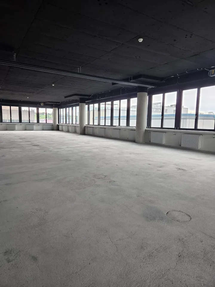 Spazi commerciali e uffici moderni - 250 m² nel P201 ad Aesch BL – foto 8 di 12