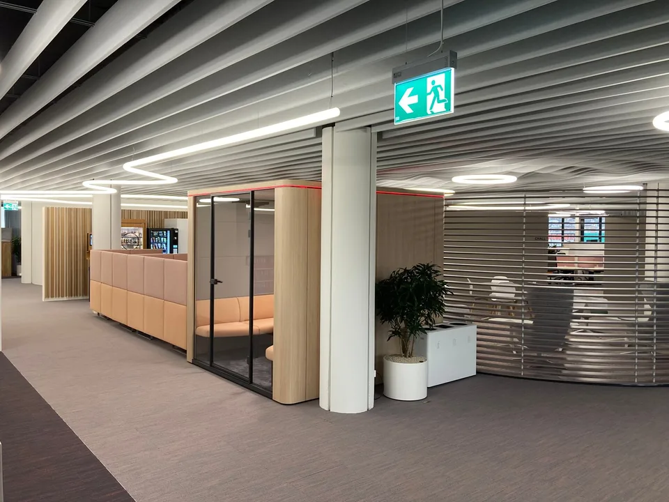 Spazi commerciali e uffici moderni - 250 m² nel P201 ad Aesch BL – foto 10 di 12