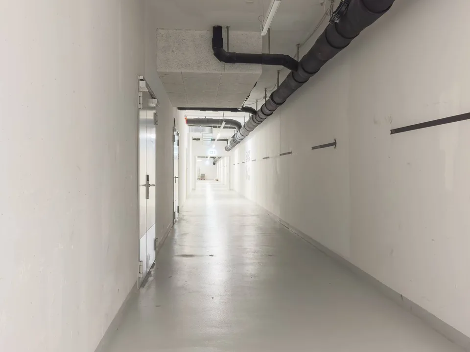 Großzügige Werkstattflächen ab 150m2 zur Miete in Plan-les-Ouates