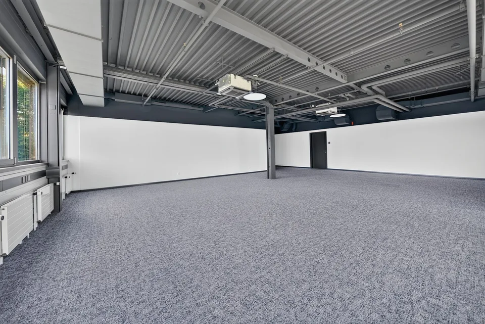 Büros von 100m2 zur Miete in Saint-Sulpice